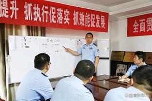 沪媒：今晚8点，黄浦江畔“城市之窗”将播放申花成立30周年视频